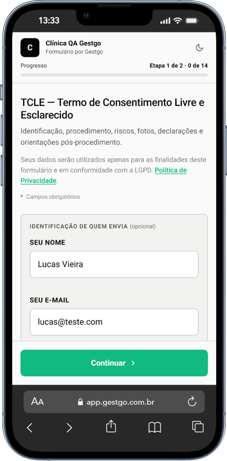 Paciente abre o TCLE no celular